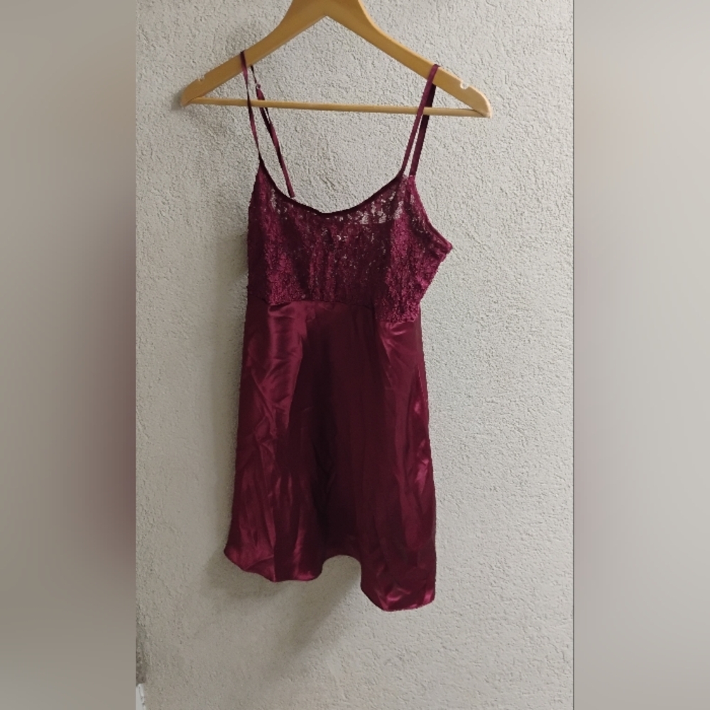 Vintage 1980s 1990s Victoria's Secret Crown Label Sheer Bust Lace Slip Dress Min